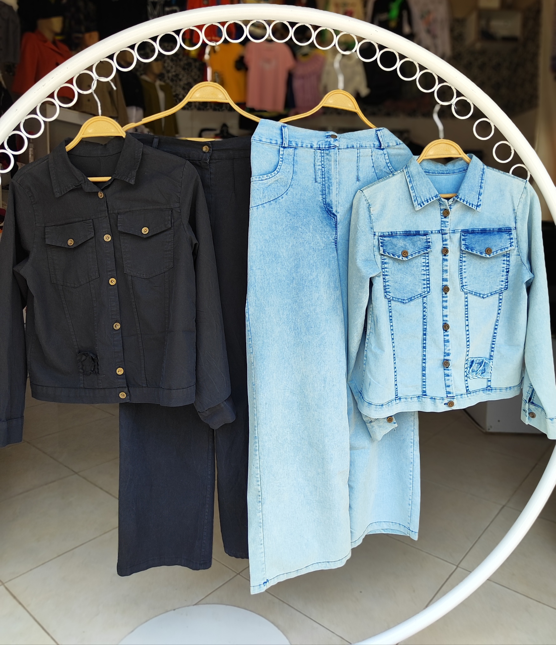 کت و شلوار لی کاغذی ، بسیار مرغوب ،فری سایز تا 44 ،در دورنگ مشکی و یخی ،قیمت  975 هزار